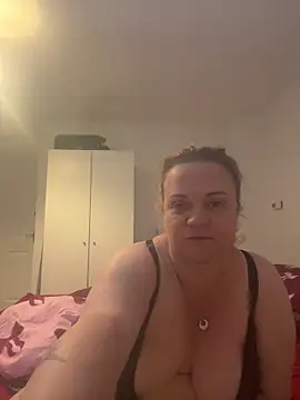 Snapshot of Piper_Milf_36 chatting on 05.19.26 Piper Milf 36 online show from 05.19.26