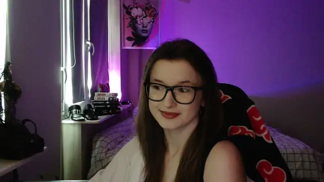 LunaXcherry online show from 04.13.26