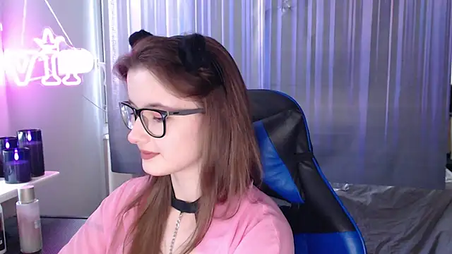 Snapshot of LunaXcherry chatting on 06.29.26 LunaXcherry online show from 06.29.26