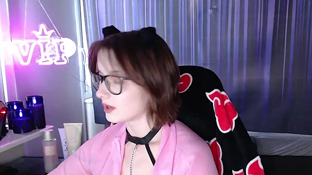 Snapshot of LunaXcherry chatting on 07.13.26 LunaXcherry online show from 07.13.26