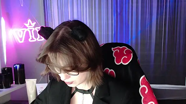 Snapshot of LunaXcherry chatting on 07.21.26 LunaXcherry online show from 07.21.26