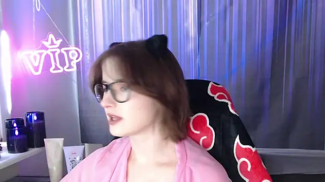 Snapshot of LunaXcherry chatting on 07.23.26 LunaXcherry online show from 07.23.26