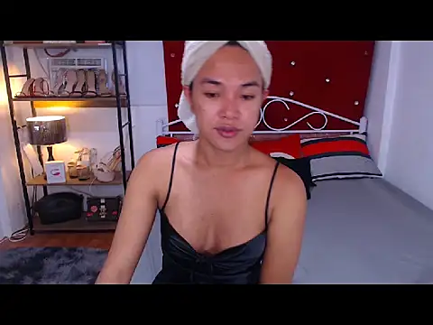 Snapshot of SeductiveAya chatting on 02.17.26 SeductiveAya online show from 02.17.26