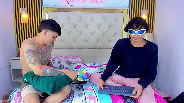 Adventurous Boys online show from 03.30.26