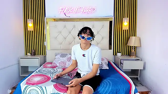 Adventurous Boys online show from 04.17.26