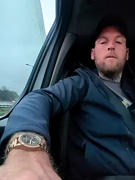 Snapshot of dave32000 chatting on 02.12.26 dave32000 online show from 02.12.26