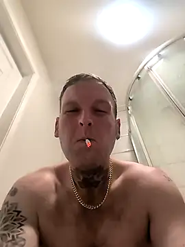 Snapshot of dave32000 chatting on 02.18.26 dave32000 online show from 02.18.26