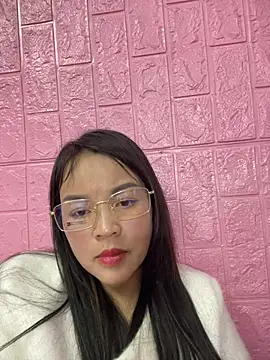 Strawberry-wet online show from 02.09.26