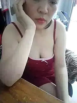 Strawberry-wet online show from 04.25.26