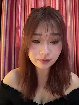 Snapshot of A-cola chatting on 02.23.26 A-cola online show from 02.23.26