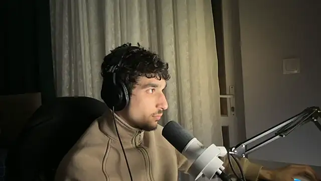 Snapshot of enesbabakral chatting on 03.04.26 enesbabakral online show from 03.04.26