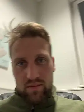 Snapshot of lovefuess chatting on 02.11.26 lovefuess online show from 02.11.26