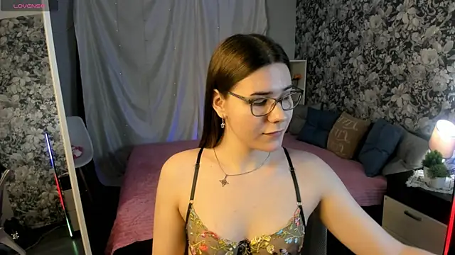 Coraline kitty online show from 05.19.26