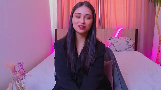 Snapshot of Sofia_Plump chatting on 02.18.26 Sofia Plump online show from 02.18.26