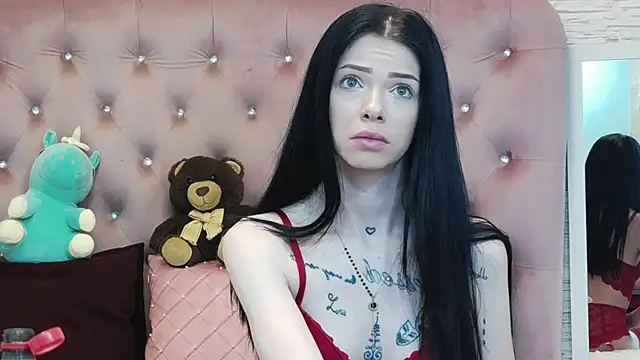 Snapshot of PeachyElla26 chatting on 02.11.26 PeachyElla26 online show from 02.11.26