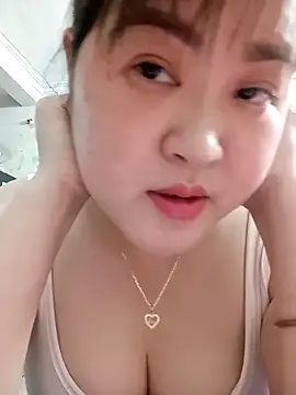 Snapshot of Kee-kimlee chatting on 03.02.26 Kee-kimlee online show from 03.02.26