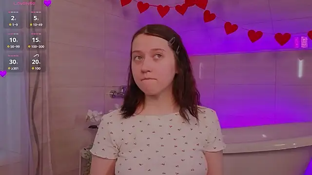 Snapshot of MmollyMay chatting on 02.13.26 MmollyMay online show from 02.13.26