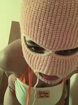 Snapshot of faettaa chatting on 02.16.26 faettaa online show from 02.16.26