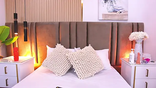 SaraLugo online show from 04.20.26