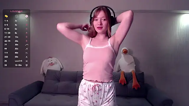 Snapshot of Mirrrra1 chatting on 03.04.26 Mirrrra1 online show from 03.04.26