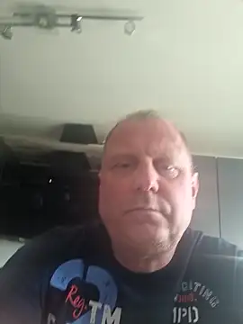 Snapshot of Demik71 chatting on 03.04.26 Demik71 online show from 03.04.26