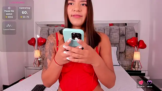 Snapshot of amara_wet04 chatting on 02.14.26 amara wet04 online show from 02.14.26