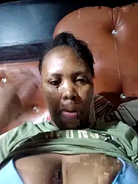 Snapshot of lovemore29 chatting on 02.21.26 lovemore29 online show from 02.21.26