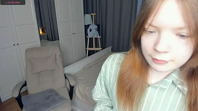 LavenderMitten online show from 04.10.26