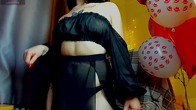 Snapshot of milanasky5 chatting on 02.15.26 milanasky5 online show from 02.15.26