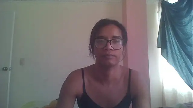 Snapshot of horny_brii chatting on 06.12.26 horny brii online show from 06.12.26