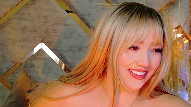 Hannah-Prada online show from 04.18.26