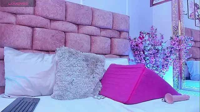 CurvaDorada noa online show from 04.16.26