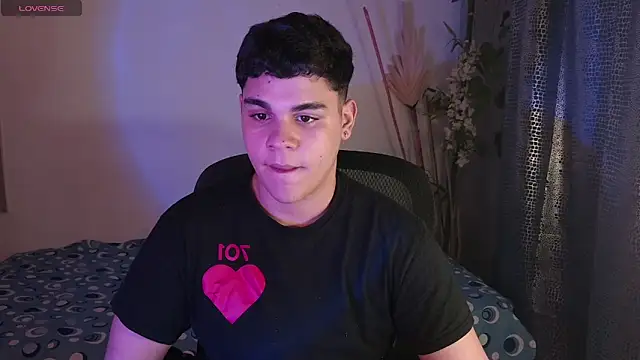 Snapshot of eithan_jonnes chatting on 03.04.26 eithan jonnes online show from 03.04.26