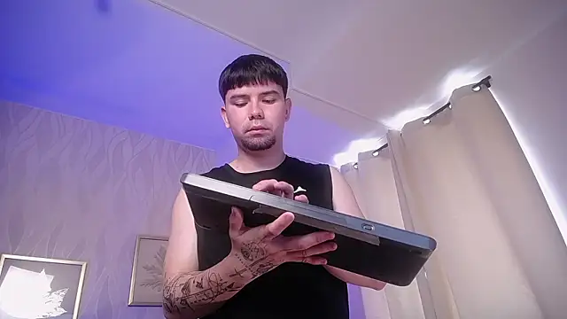 Snapshot of KaiStein chatting on 02.18.26 KaiStein online show from 02.18.26