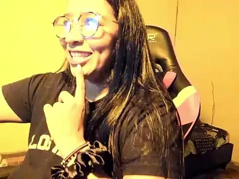 QueenNyxx online show from 03.04.26