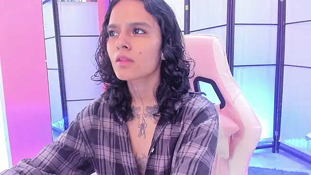 Snapshot of Julianne_7 chatting on 02.16.26 Julianne 7 online show from 02.16.26