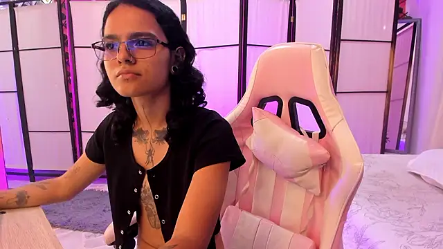 Snapshot of Julianne_7 chatting on 03.04.26 Julianne 7 online show from 03.04.26