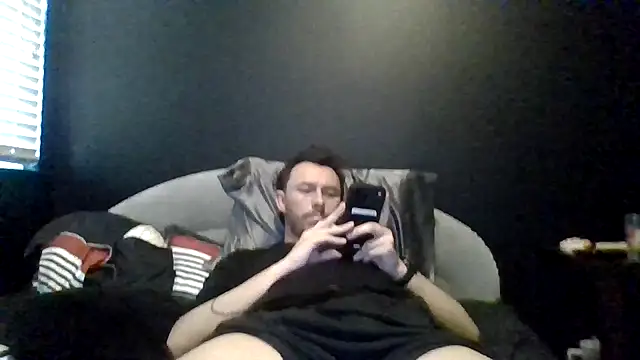 Snapshot of Tallhungandcloudy chatting on 05.17.26 Tallhungandcloudy online show from 05.17.26