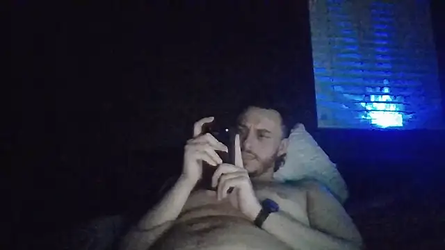 Snapshot of Tallhungandcloudy chatting on 05.20.26 Tallhungandcloudy online show from 05.20.26
