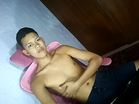 UrAsian Turjak online show from 03.11.26