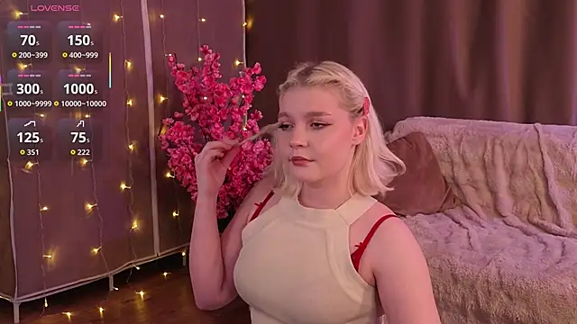 Snapshot of TobiteAnnie chatting on 02.26.26 TobiteAnnie online show from 02.26.26