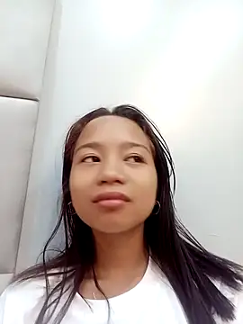 Asianpinay Skinny1818 online show from 04.20.26