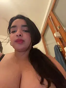 Snapshot of Mayaslow chatting on 06.19.26 Mayaslow online show from 06.19.26