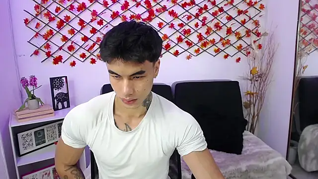 Snapshot of IanWest_ chatting on 02.25.26 IanWest online show from 02.25.26