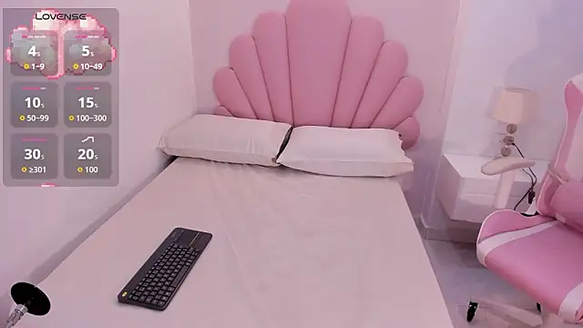 Snapshot of iris_cuteface chatting on 02.15.26 iris cuteface online show from 02.15.26