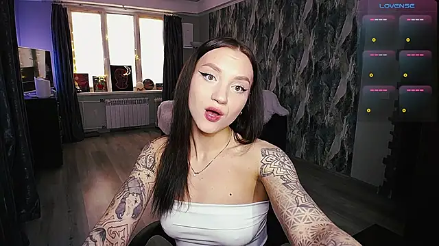 Snapshot of comeherehoney chatting on 02.27.26 comeherehoney online show from 02.27.26