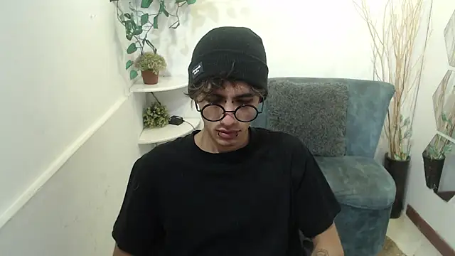 Snapshot of AaronBeer_ chatting on 02.26.26 AaronBeer online show from 02.26.26