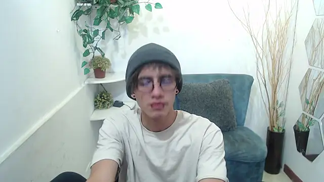 Snapshot of AaronBeer_ chatting on 03.03.26 AaronBeer online show from 03.03.26