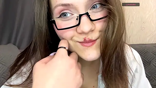 Snapshot of BunnyFleur chatting on 03.04.26 BunnyFleur online show from 03.04.26