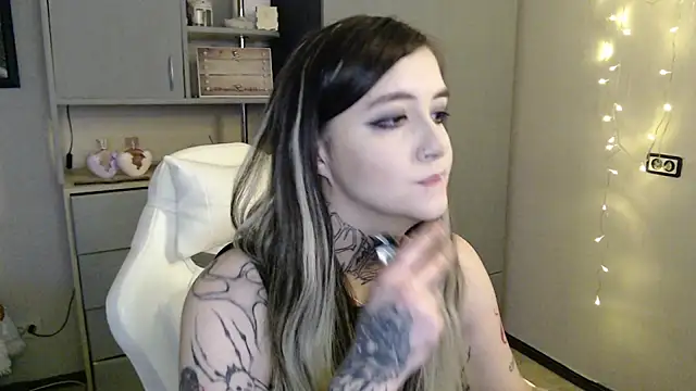 Rin Tozier online show from 04.07.26